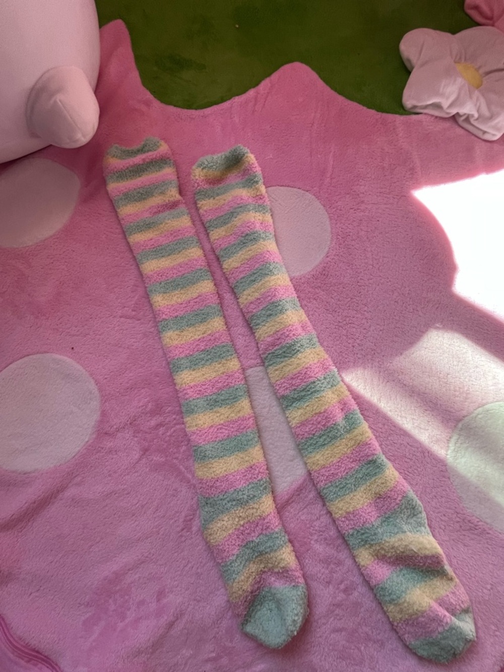 Plush Pastel Striped Knee-High Socks for Kids - Pink/Yellow/Green